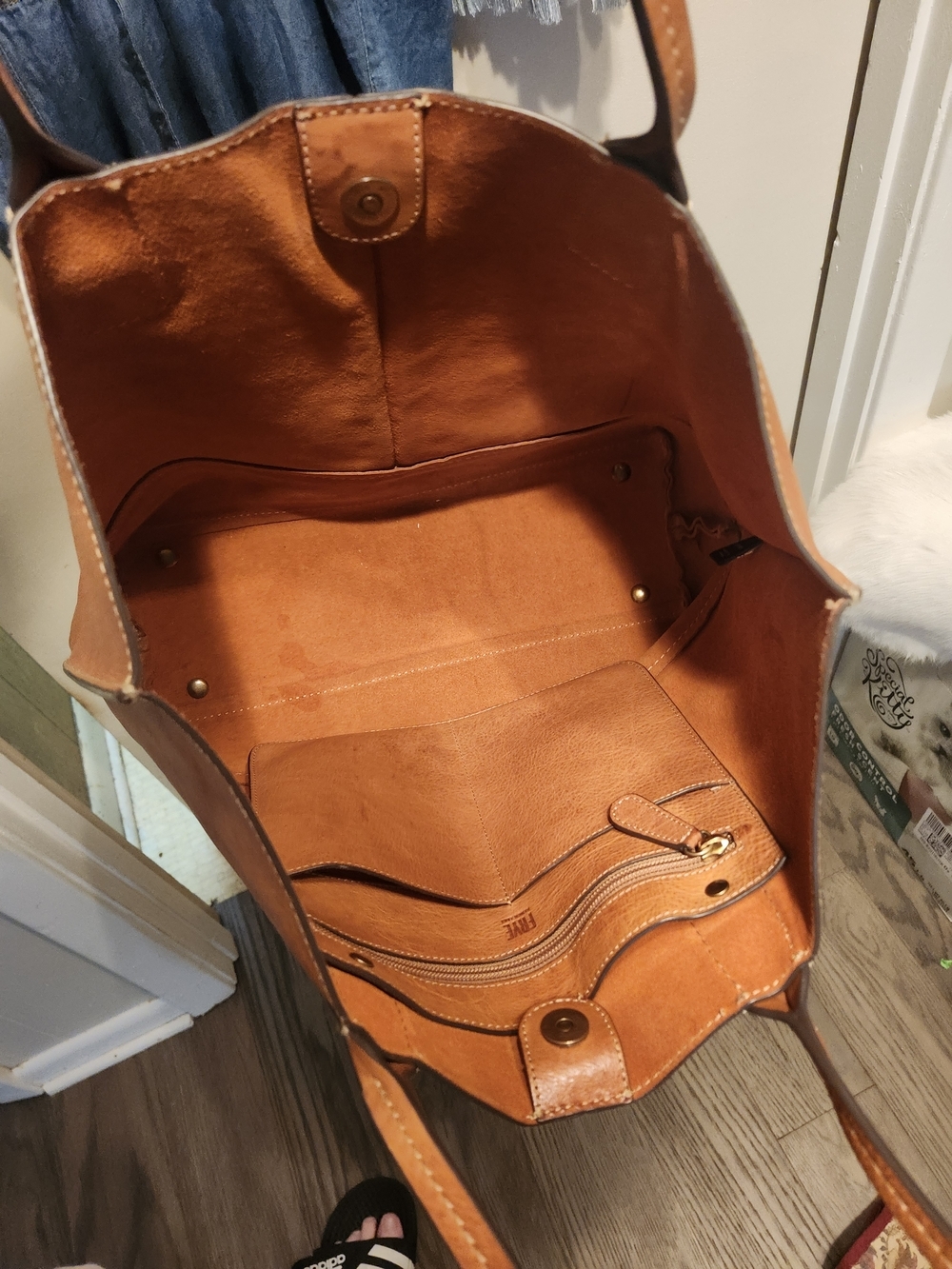Frye Cognac Leather Tote Bag - Picture 7 of 9